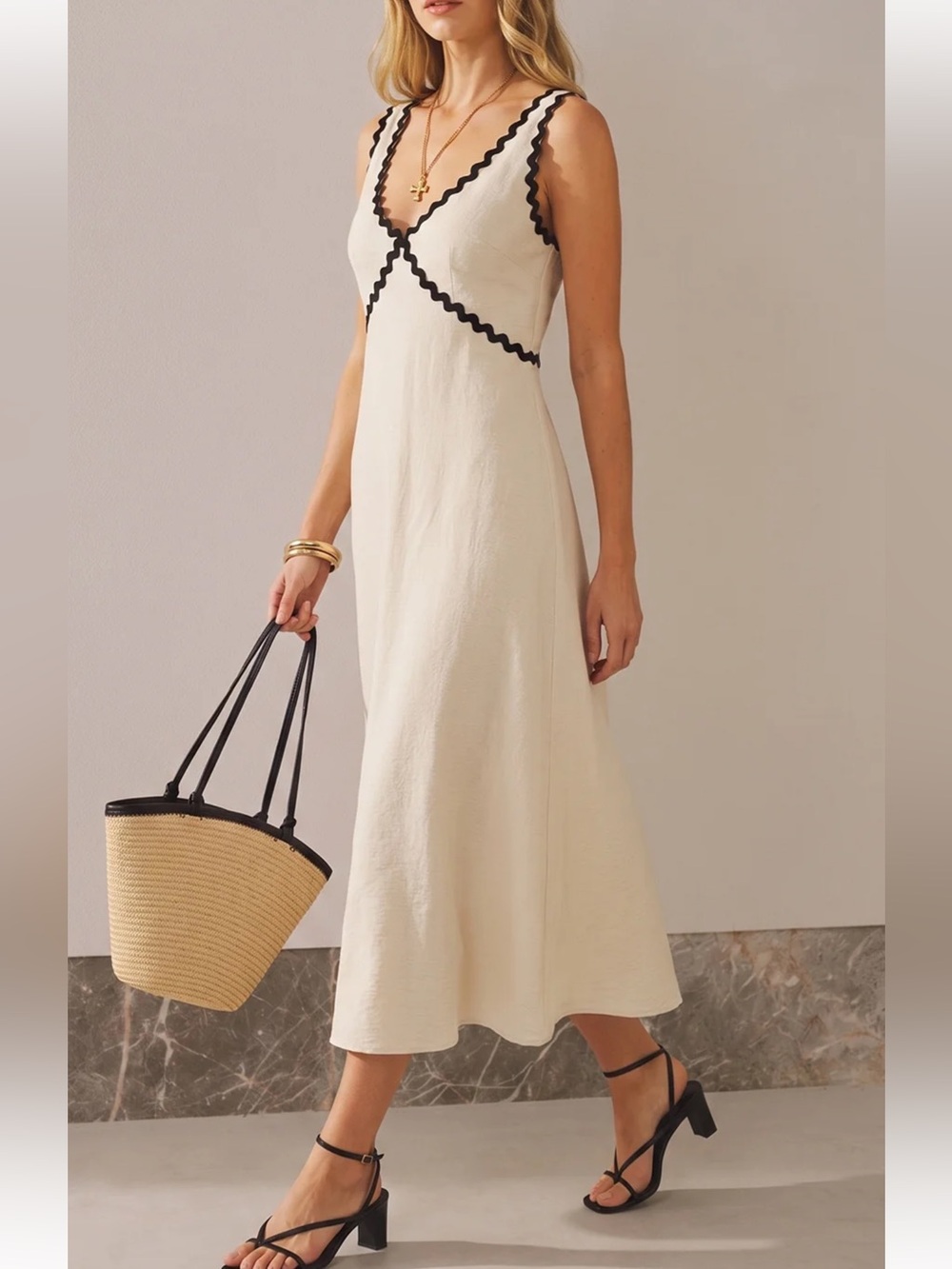 Commense Contrast Wavy Trim Sleeveless Maxi Dress